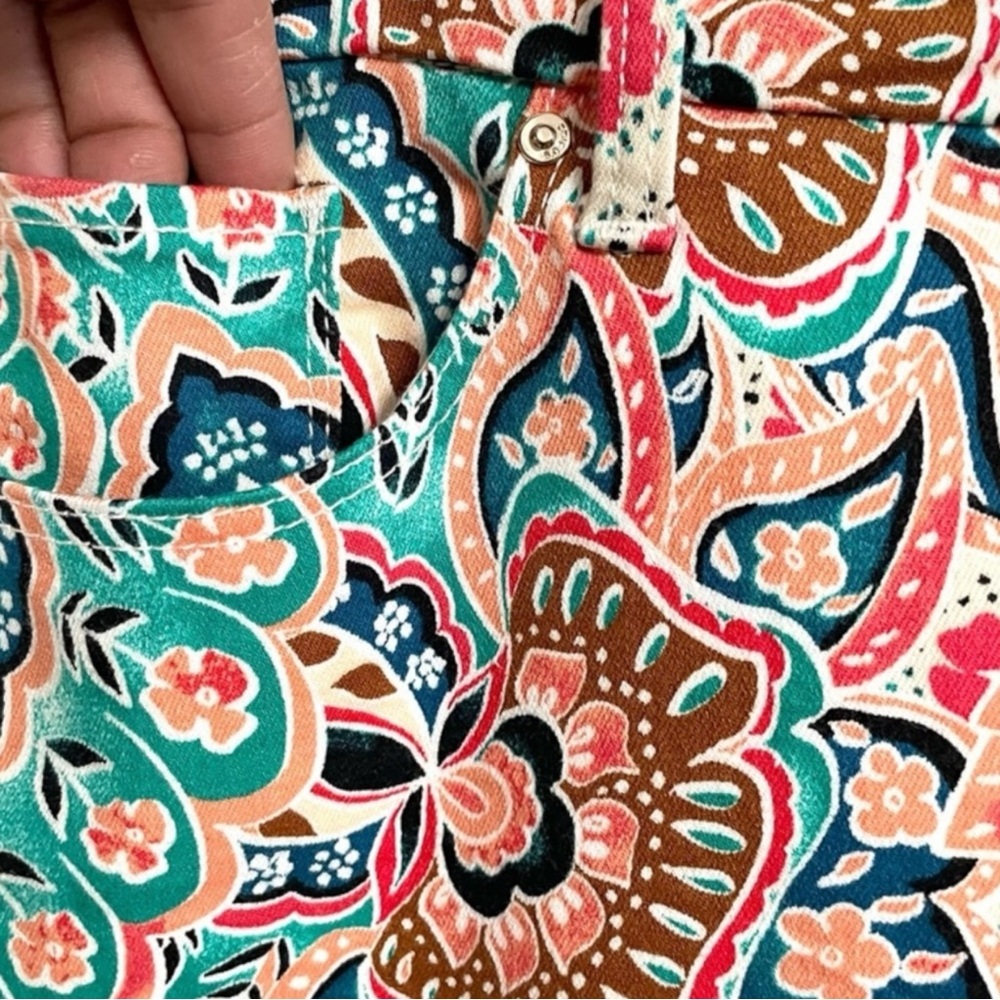 CHICO’s SO SLIMMING Medallion Girlfriend Paisley Print Pants Size 3T (16 Tall) - Picture 5 of 10